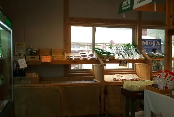 新鮮野菜や果物が豊富