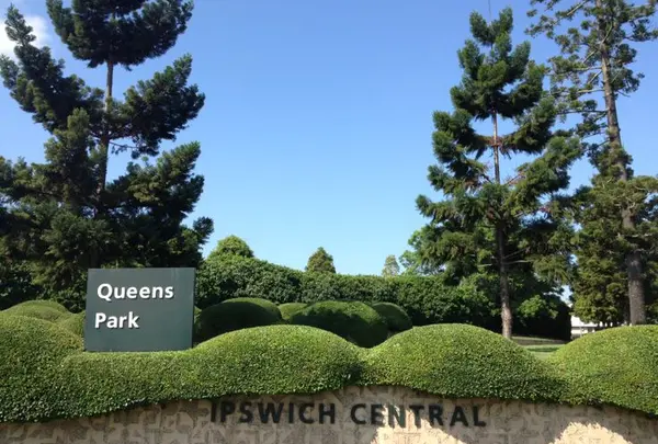 クイーンズパーク Queens Park