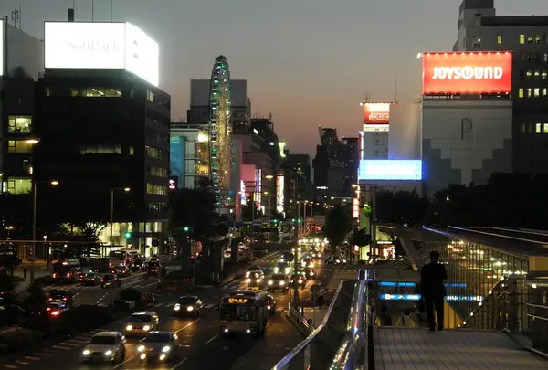 錦通の夕暮れ