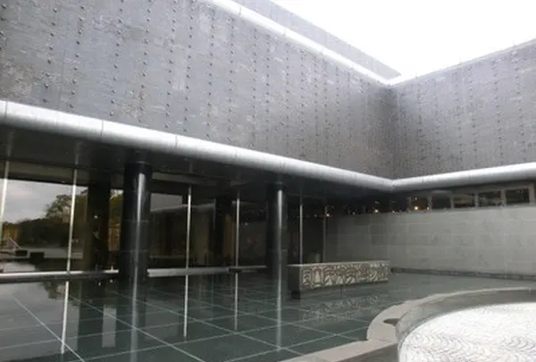 国立民族学博物館