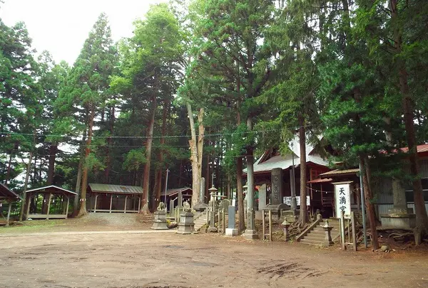 新山神社