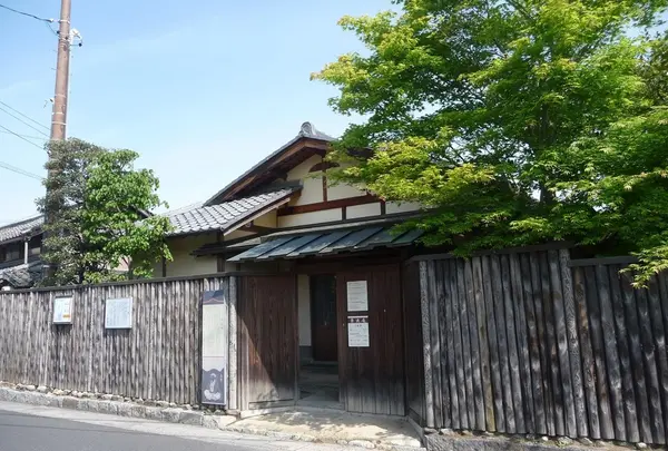 蓑虫庵