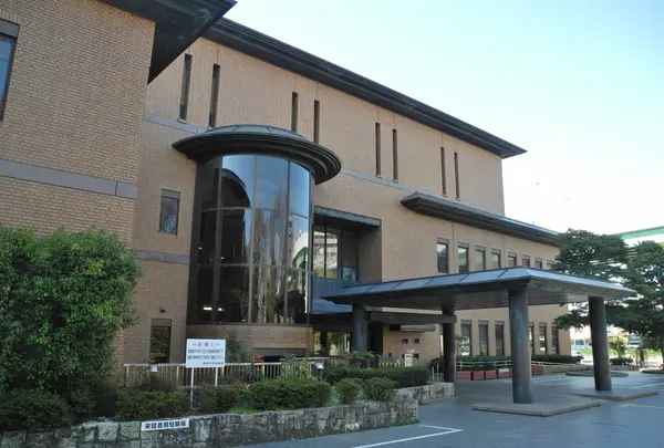 鶴舞中央図書館