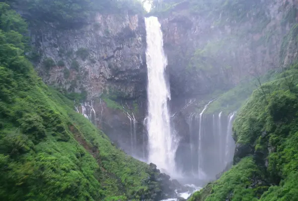 華厳の滝