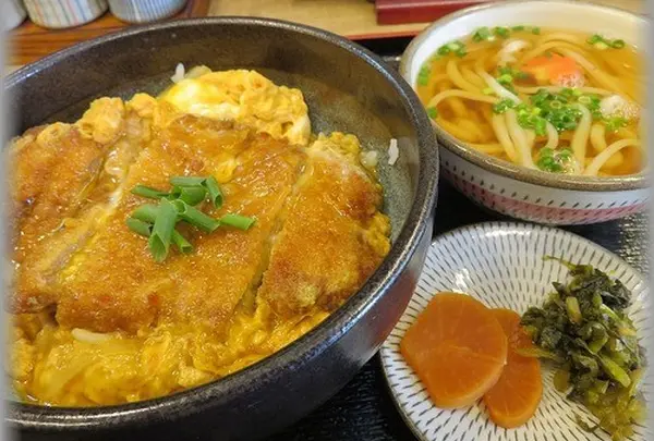 うどんダイニング秋月