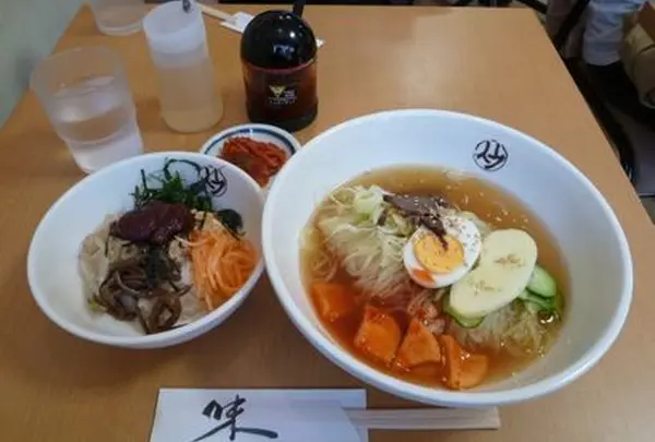 平壌冷麺食道園