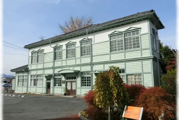 上田蚕種事務棟