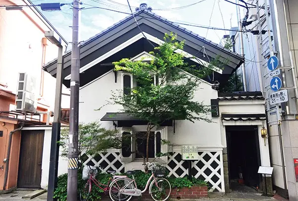 茶廊車門