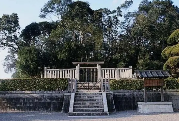 天武・持統天皇陵