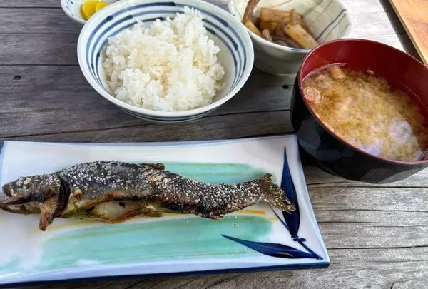 嘉門次小屋食堂
