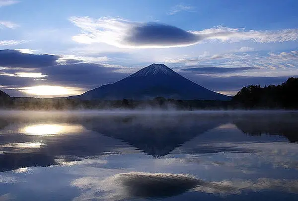 精進湖