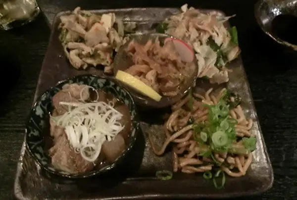 ＪＡＰＡＮＥＳＥ　ＢＡＬ　ＫＩＴＳＵＮＥ