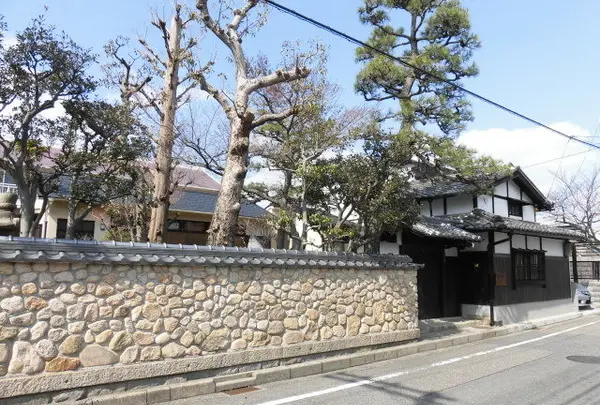 詩人・富田砕花旧居