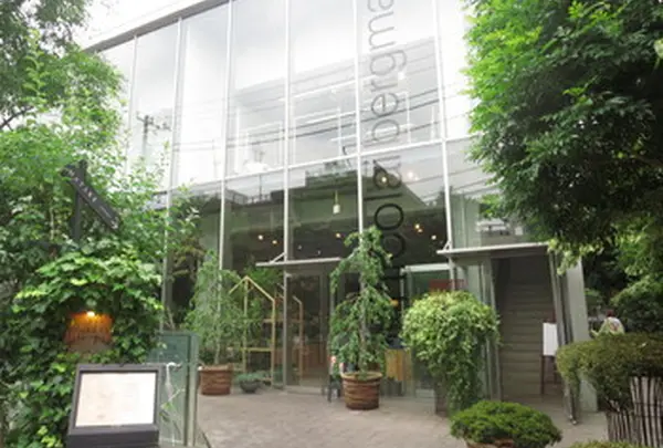 ニコライバークマン ノム（表参道 )