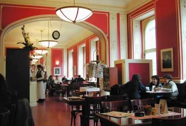 Café Louvre