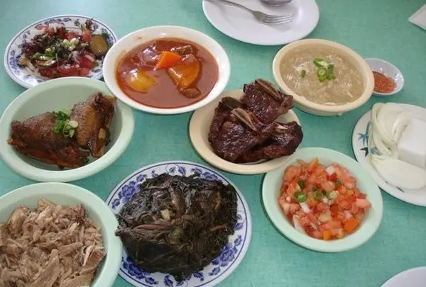 ヘレナズ ハワイアン フーズ