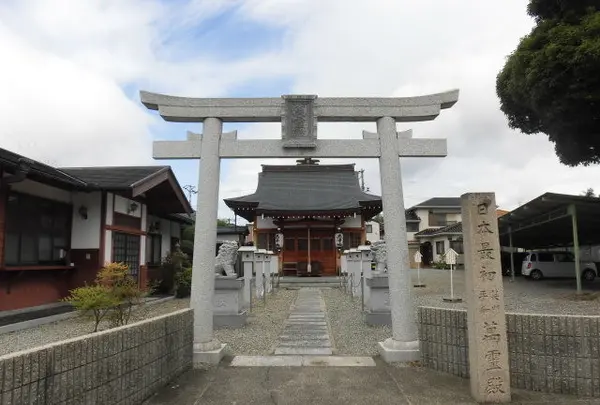 萬霊殿
