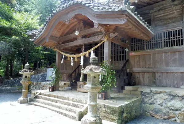 渭伊神社