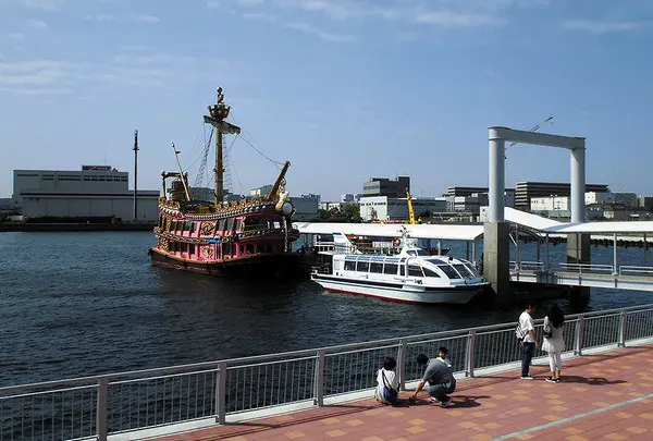 千葉みなと桟橋（旅客船ターミナル） 海賊船アニバーサリークルーズ号