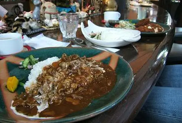 カフェドしっぽな