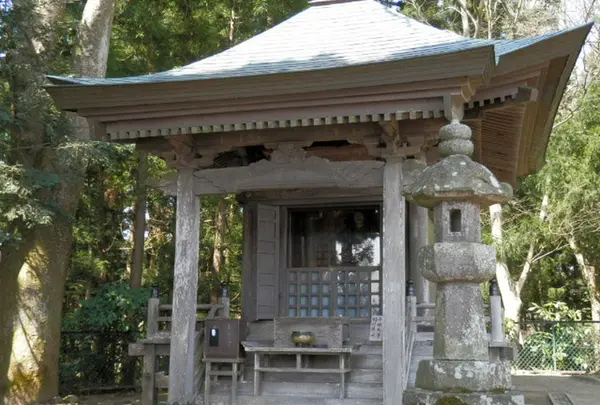 高館（義経堂）