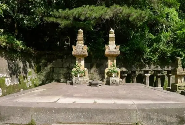 島津斉彬の墓（福昌寺跡）