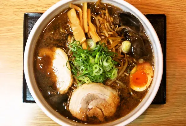 いそのかづお