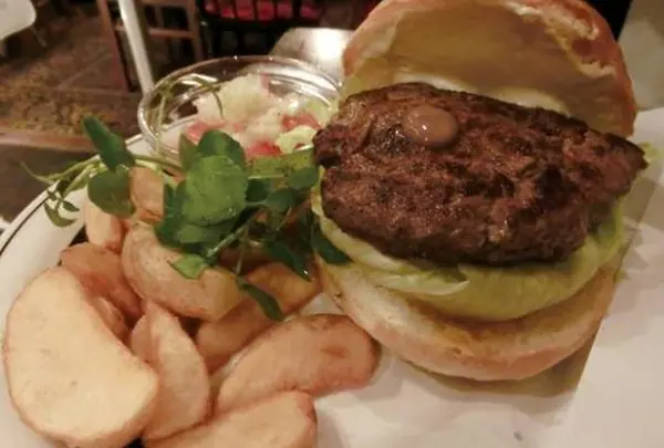 ＣＥＮＴＥＲ４・ＨＡＭＢＵＲＧＥＲＳ