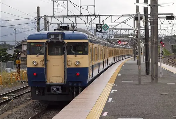 小淵沢駅