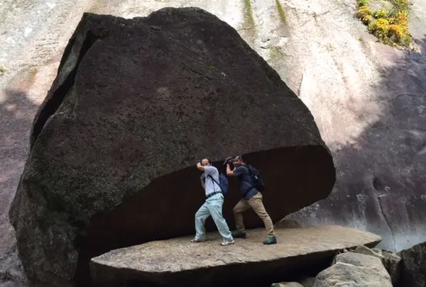 パックン岩(Pack-Man Rock)