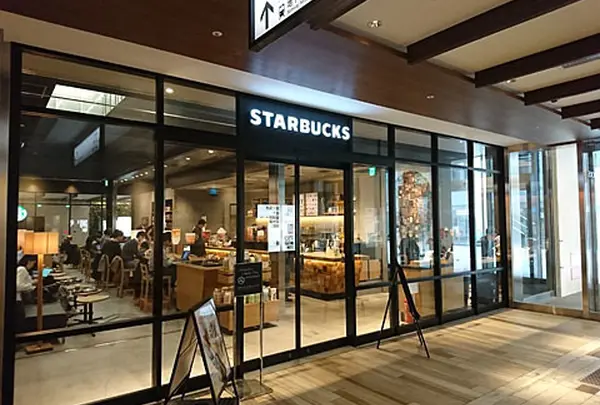 スターバックスコーヒームスブ田町2階店