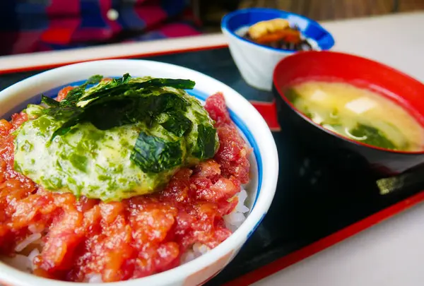 まるよし食堂