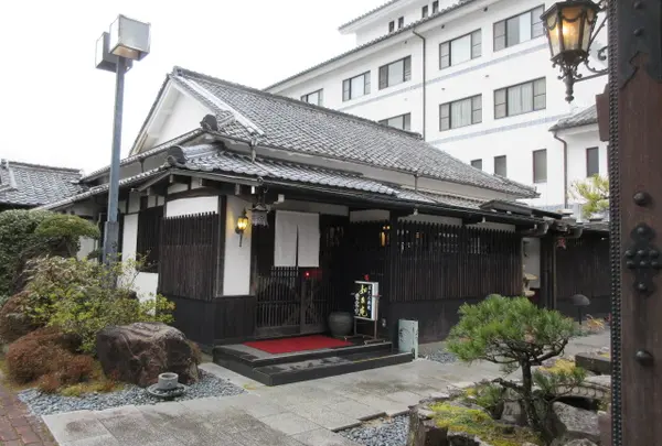 ぼたん鍋処 如月庵