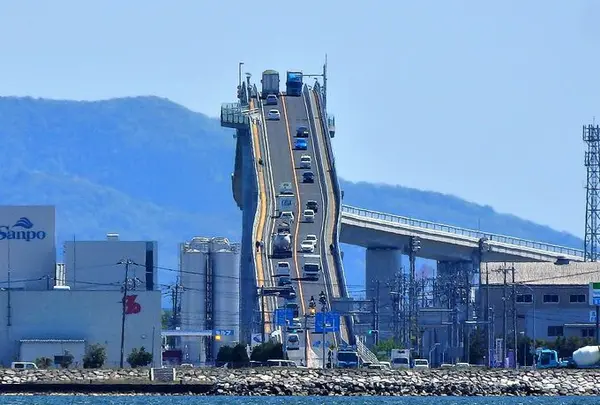 ベタ踏み坂
