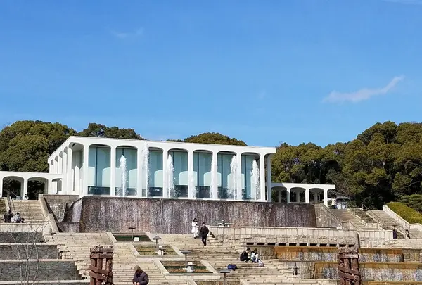 多彩な植物と異国感のあるデザイン庭園