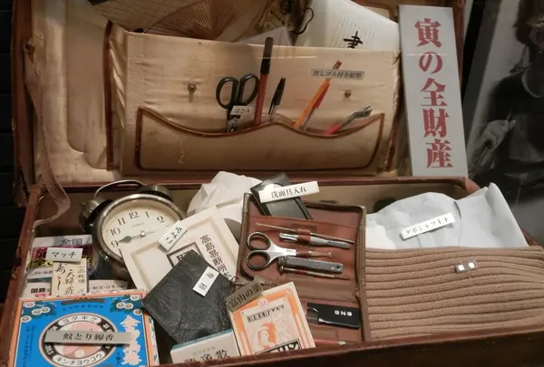 寅さんの鞄の中には何が入っているのか？