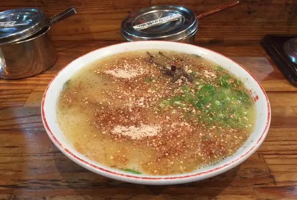 こってり濃厚に見えながら意外とあっさりとして食べやすいです