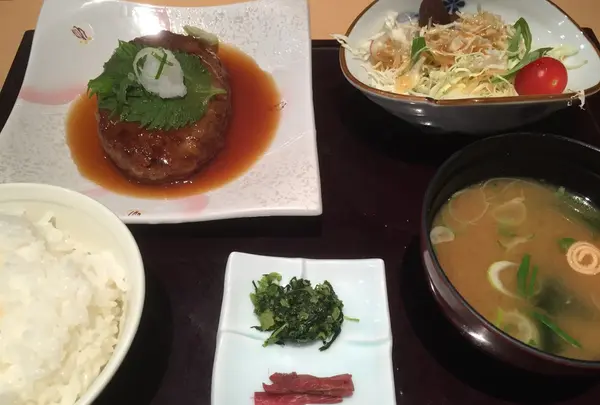 赤牛のハンバーグ