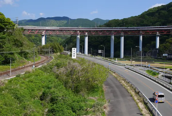 谷峨から大野山への景色
