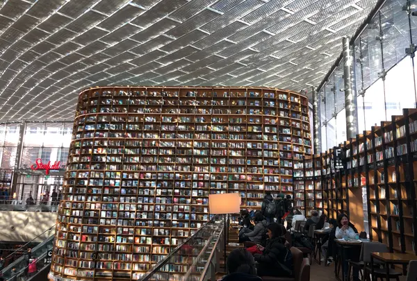 ピョルマダン図書館/별마당도서관の写真・動画_image_1043057