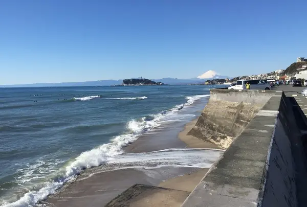 七里ケ浜海岸駐車場（鎌倉側）