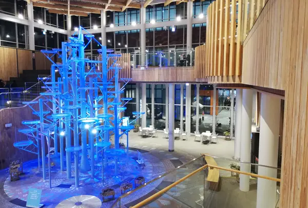 八戸まちなか広場 マチニワ