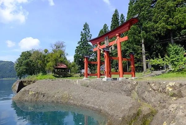 御座石神社