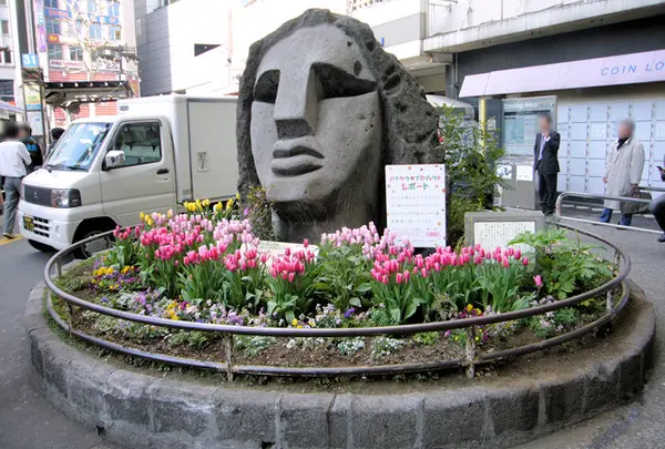 モヤイ像