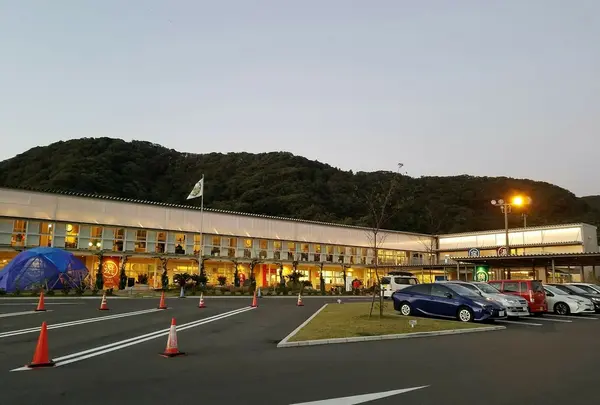 道の駅 保田小学校