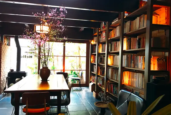 Cafe Bibliotic Hello
