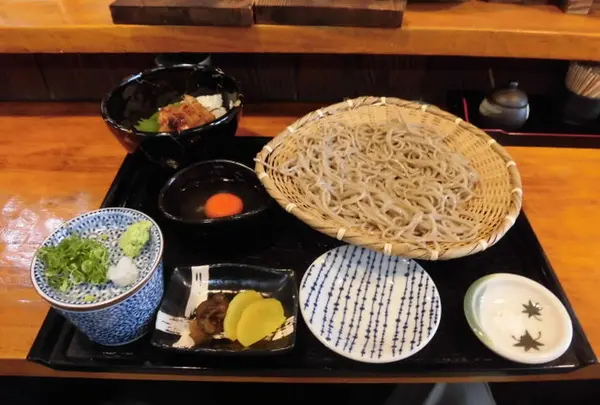 熟成十割そばと土鍋ごはん あずみの庵