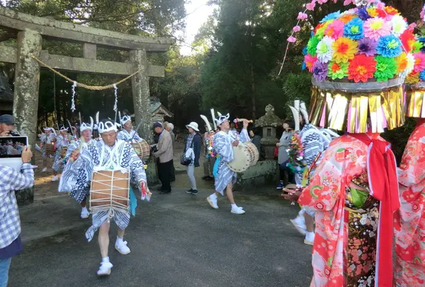 竹屋神社の豊祭（中山田太鼓踊り）