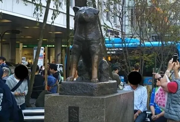 ハチ公像