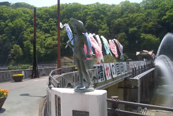 ゆ〜らぎ橋鷺の大噴水
